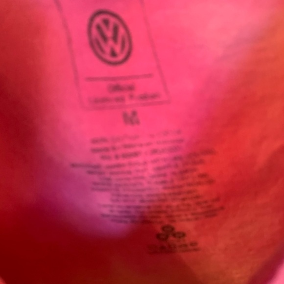 VW Women’s size medium Tie-Dye short sleeve t-shirt. - Picture 3 of 3